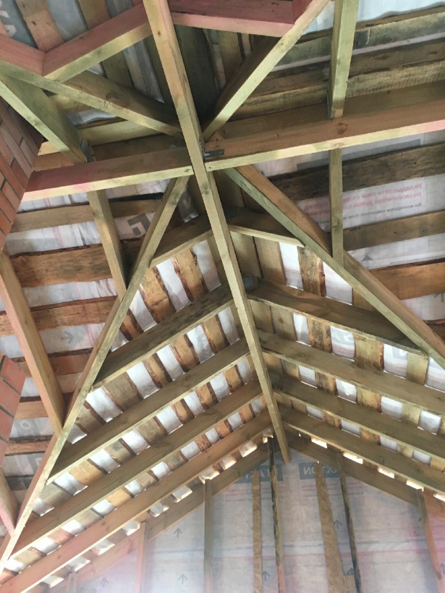 Мансарда многощипцовой крыши