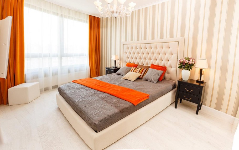 Акценты в спальне в бежевых тонах