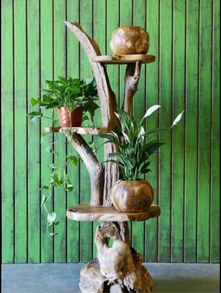 Декор из коряги для сада