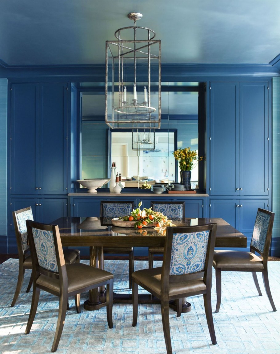 Кухня голубая с золотом