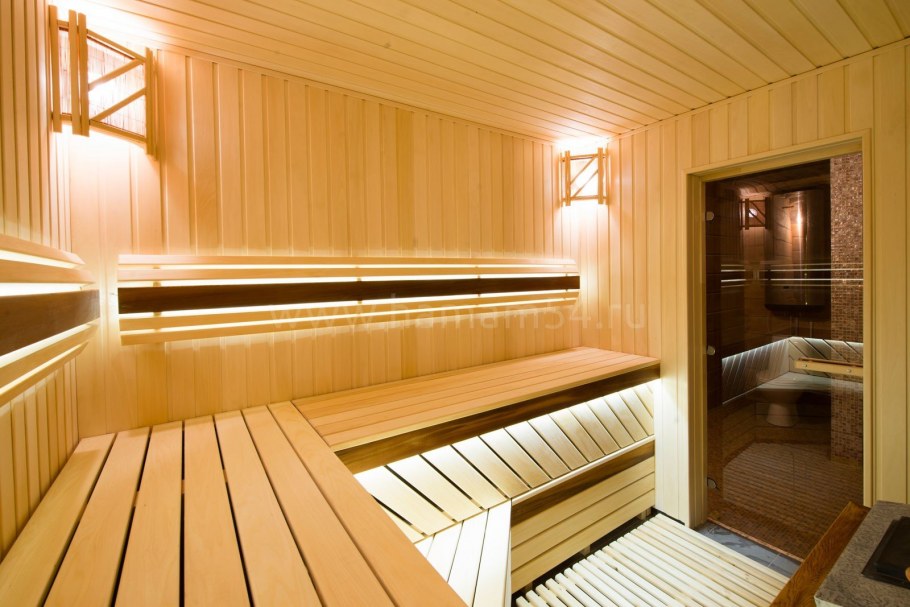 Предбанник с душевой