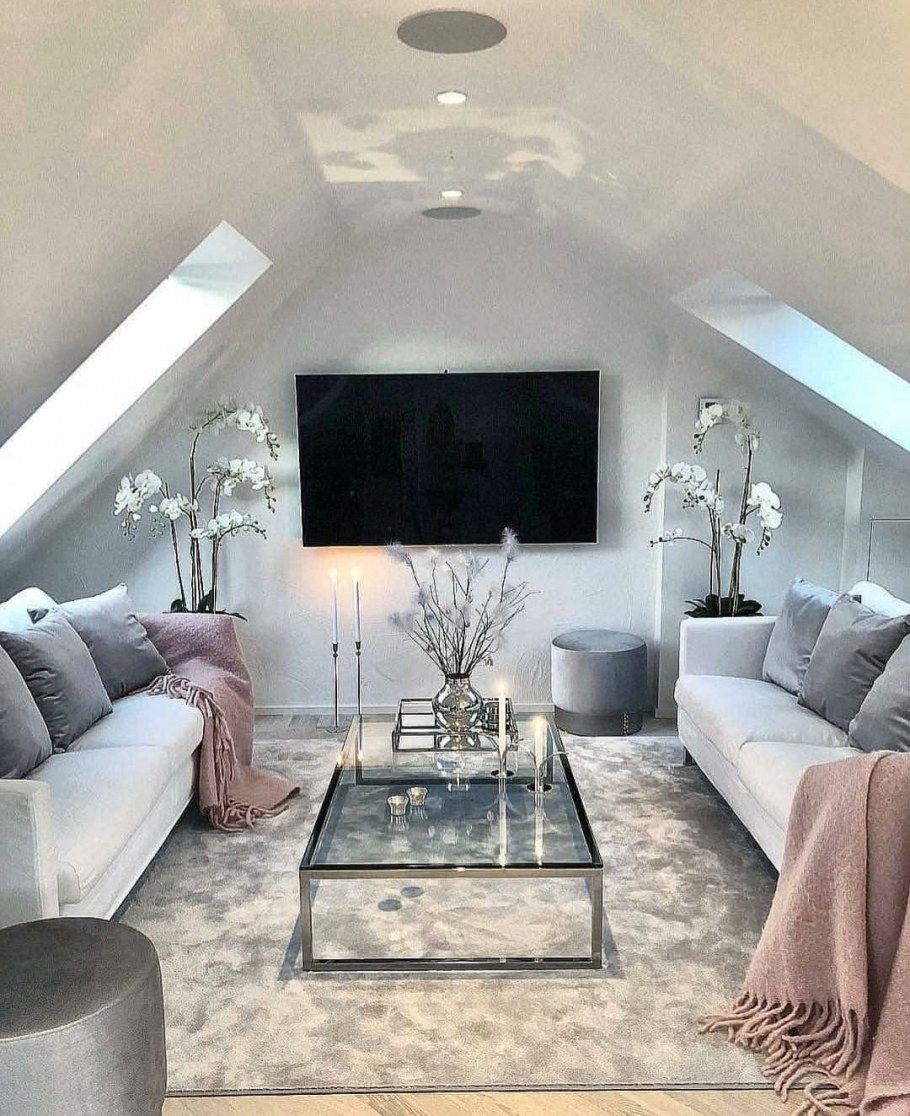 Комната с мансардным потолком