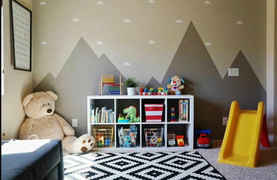 Детская комната горы на стене