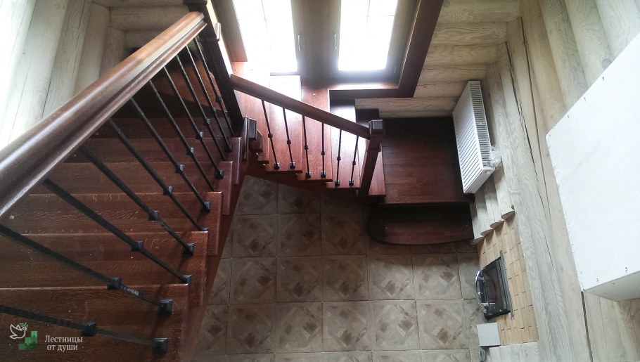 Тамбур под лестницей