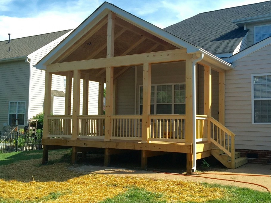 Двускатная терраса к дому