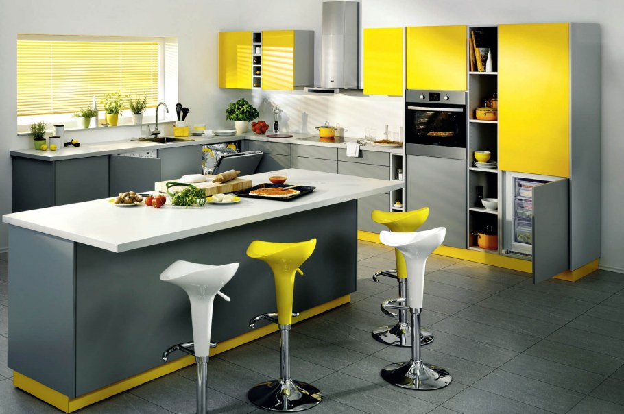 Кухня в серо-розовых тонах