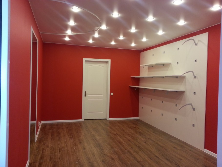 Комната без мебели