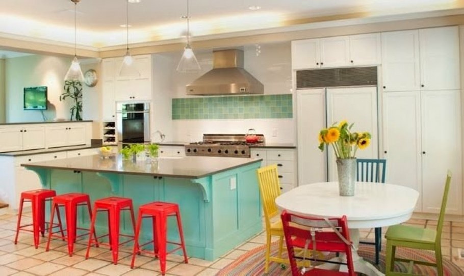Яркие акценты в интерьере кухни