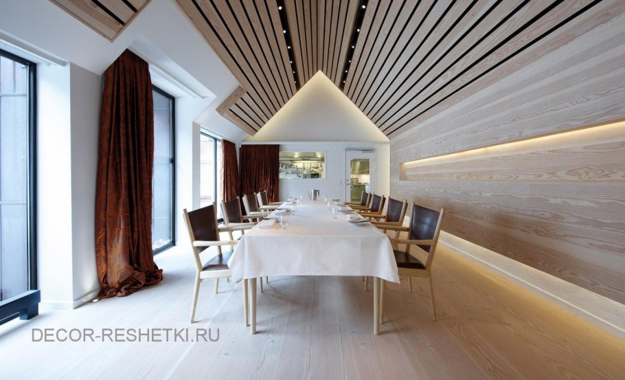 Реечный деревянный потолок своими руками из досок