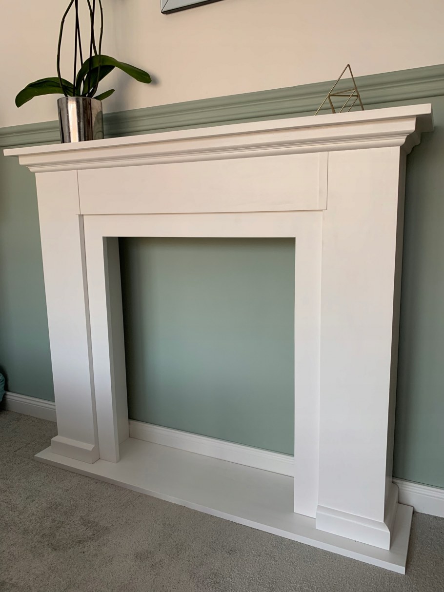 Декоративный камин для квартиры