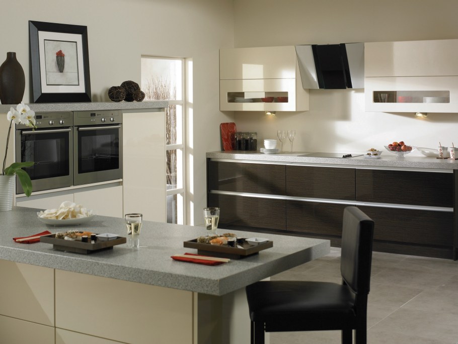 Кухня шоколадного цвета