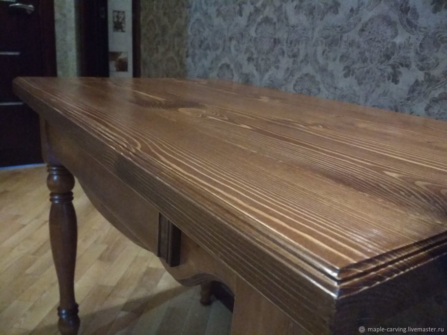 Столы на точеных ножках