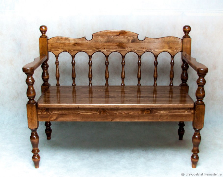 Деревянные диваны под старину