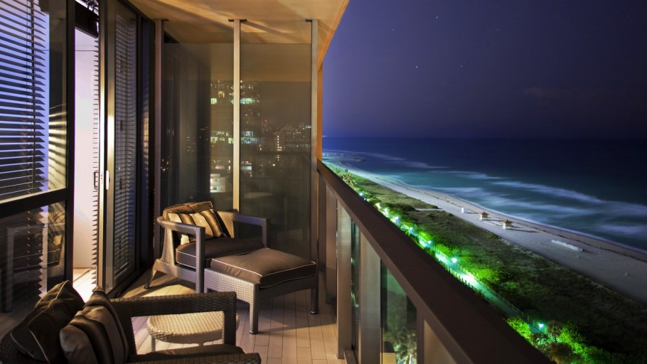 Лоджия с видом на море