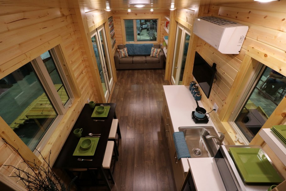 Маленький самодельный домик