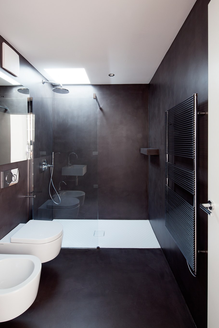 Удлиненная ванная комната