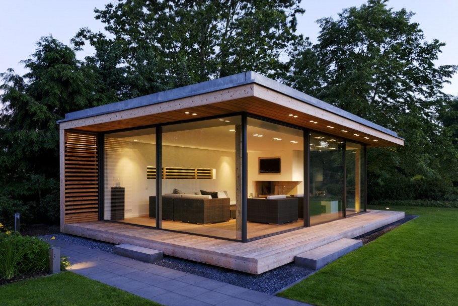 Беседка с панорамным остеклением