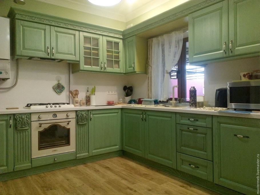 Салатовая кухня классика