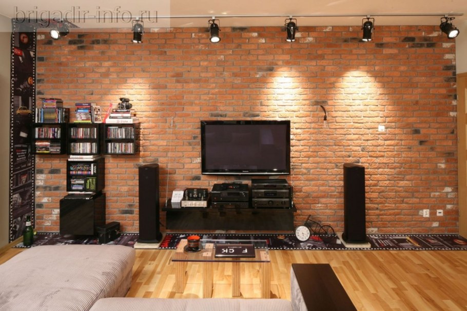Гостиная лофт с телевизором