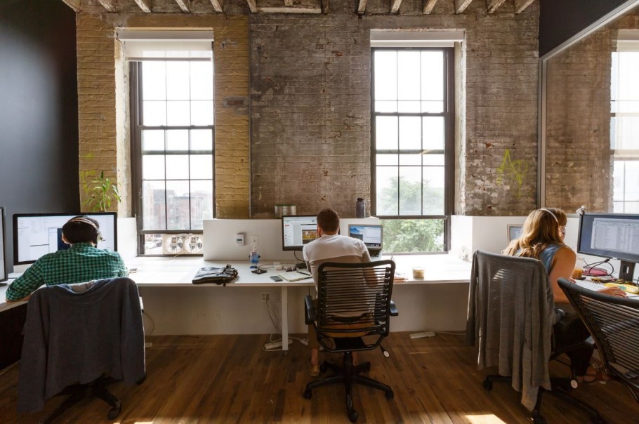 Коворкинг в стиле лофт в офисе