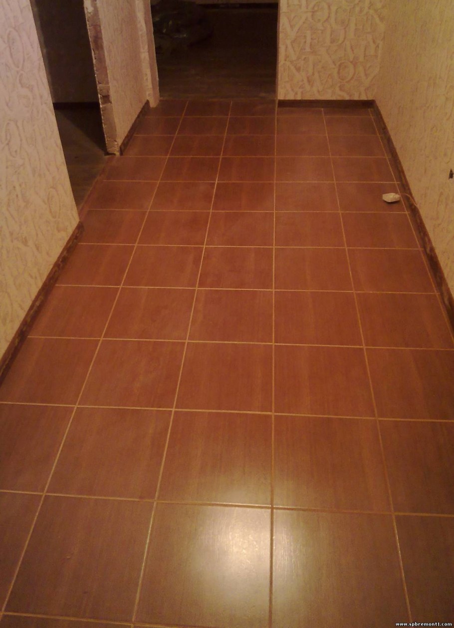 Укладка плитки в коридоре и кухне