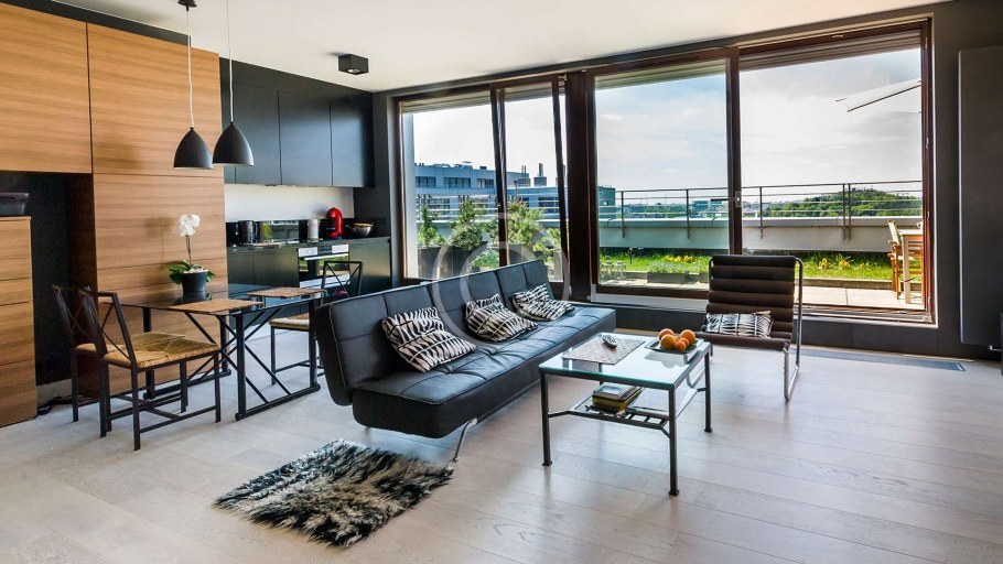 Кухня с панорамными окнами