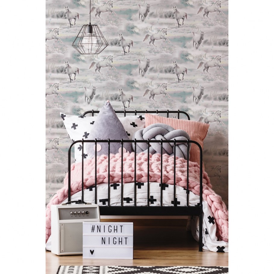 Молодежные обои в комнату