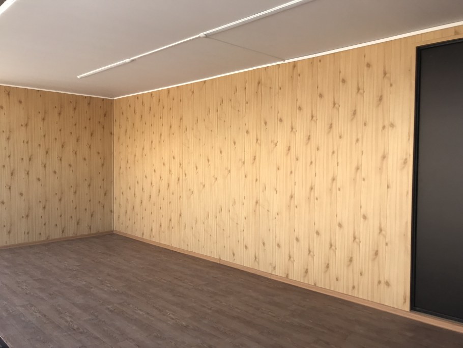 Отделка комнаты панелями МДФ