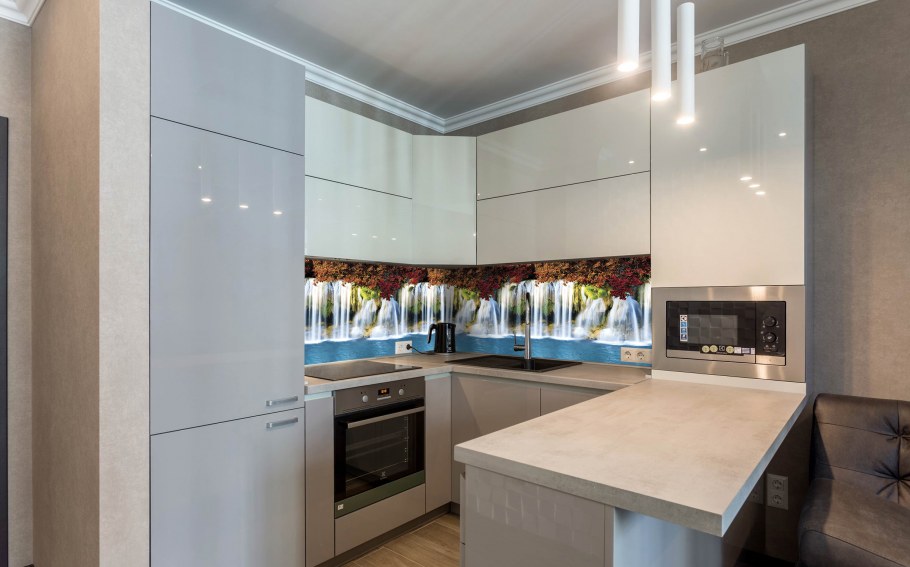 П-образная кухня под потолок