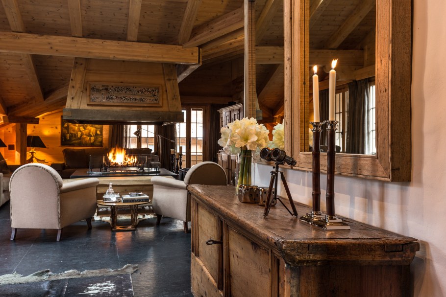 Альпийское Шале камин