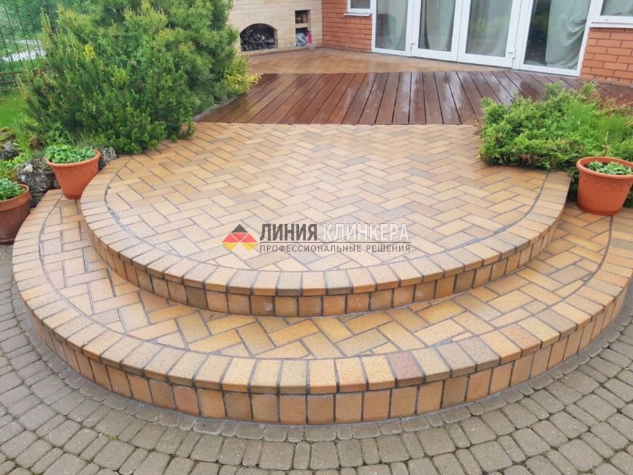 Уличные ступеньки