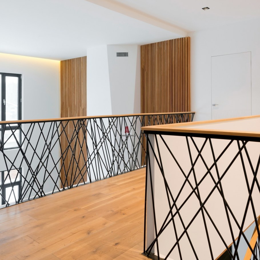 Ограждение лестницы в стиле Минимализм