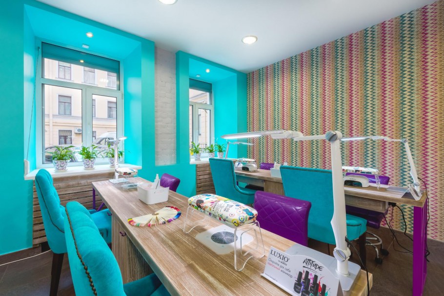 Лунки студия маникюра