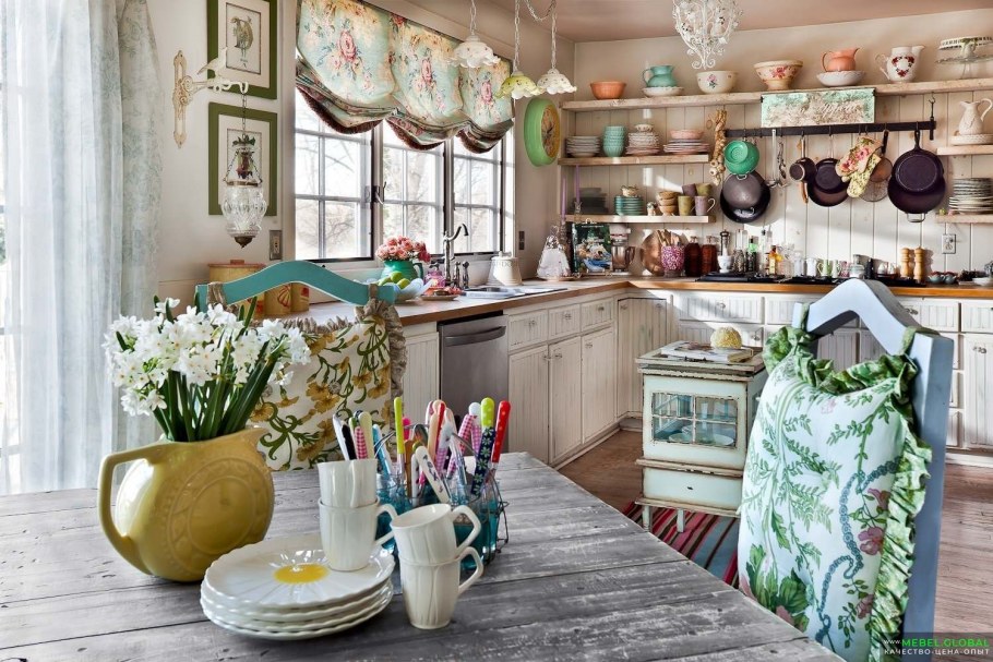 Зеленая кухня в деревенском стиле