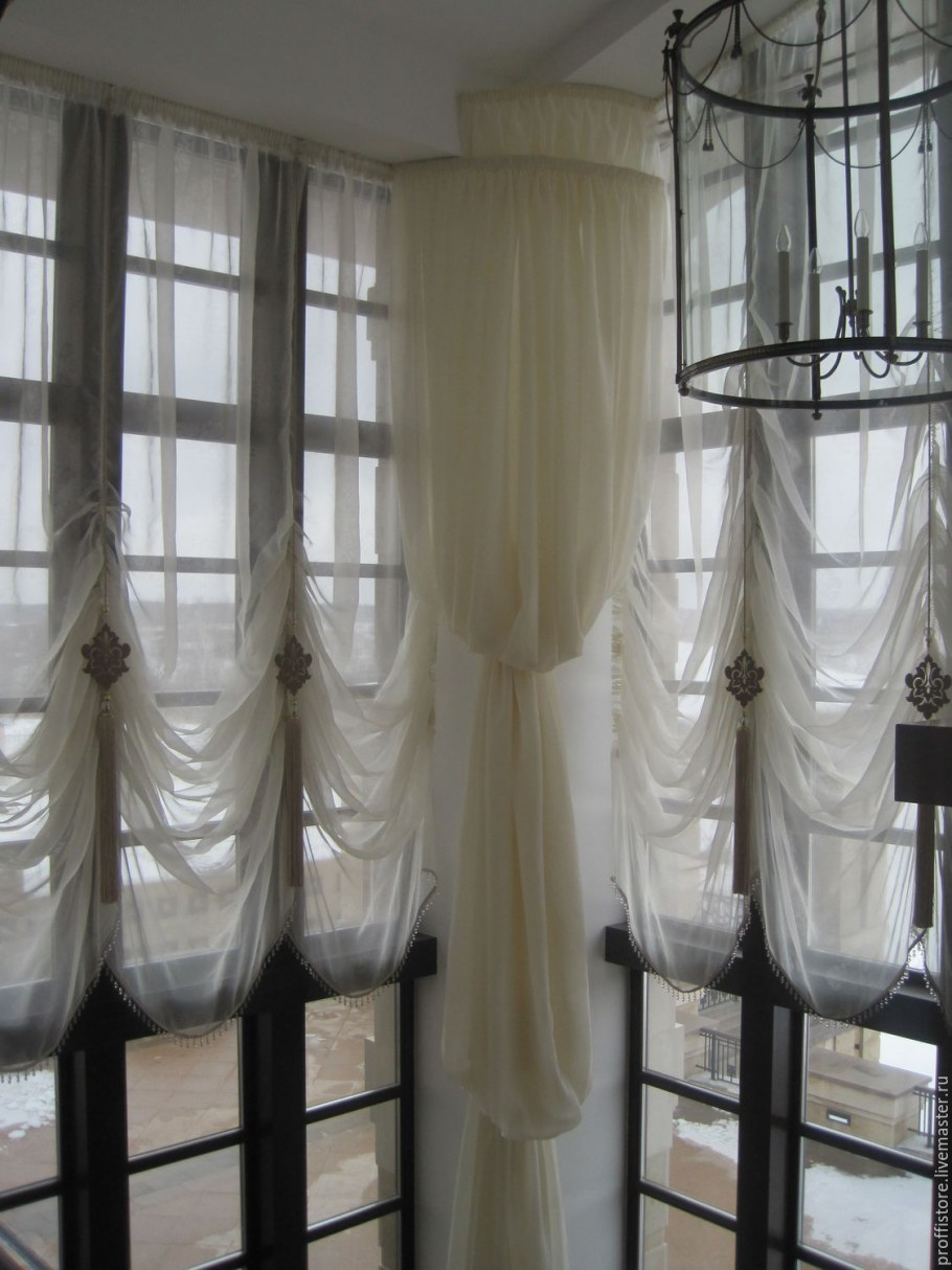 Шторы на балконе с панорамным остеклением