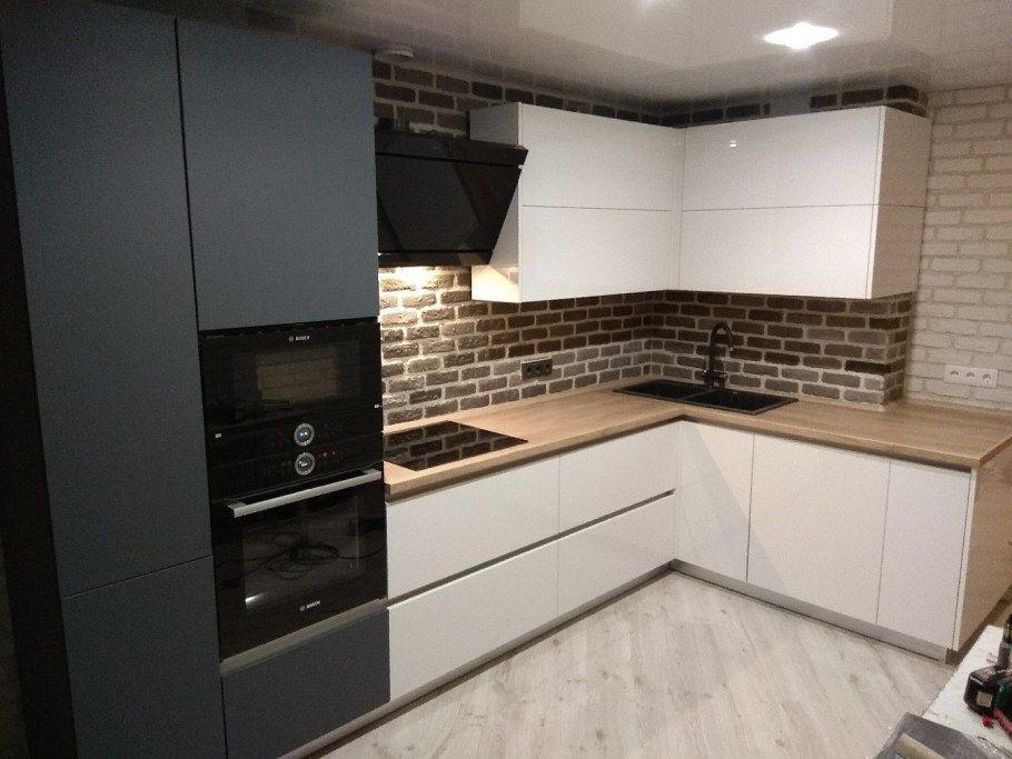 Кухонный гарнитур угловой без ручек