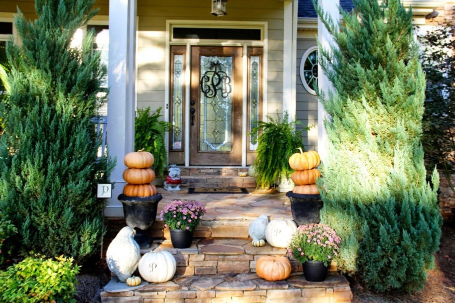 Украшение крыльца на даче