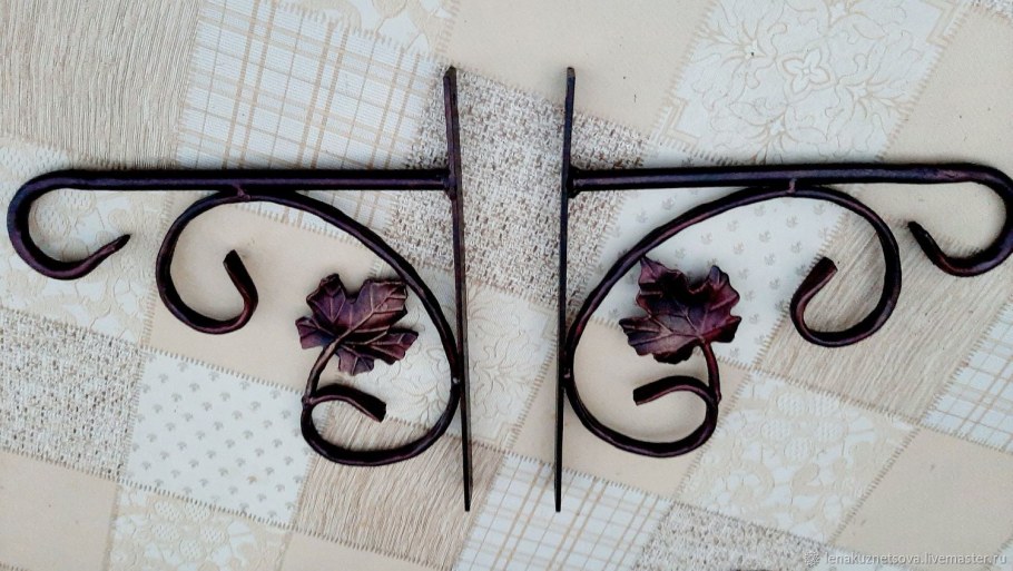 Держатель кованный для кашпо "AVMMETALL", цвет: черный, бронзовый. 150-BL-br