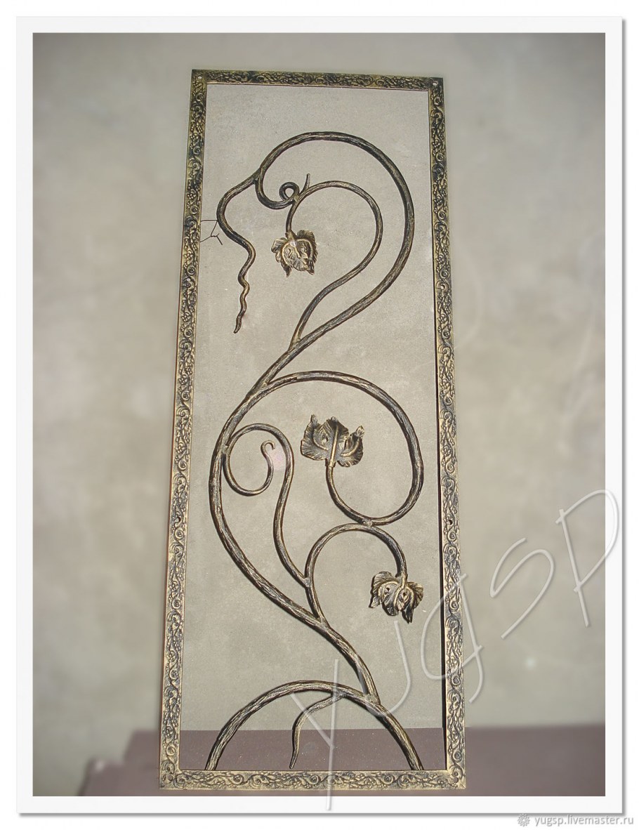 Декоративная решетка на зеркало