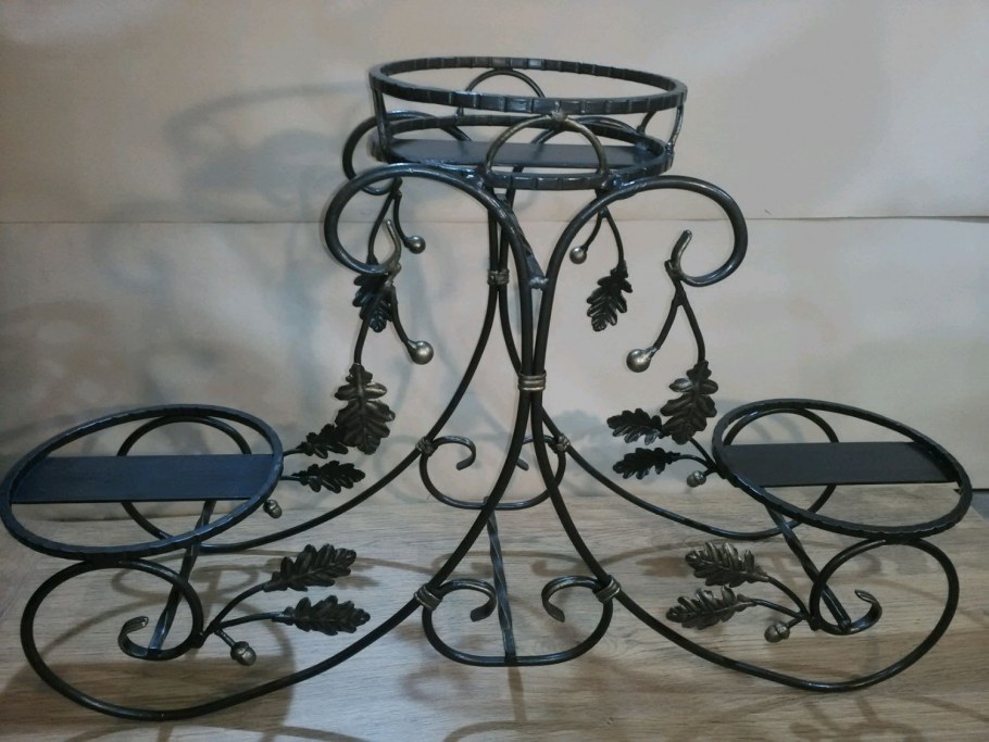 Кованые цветники