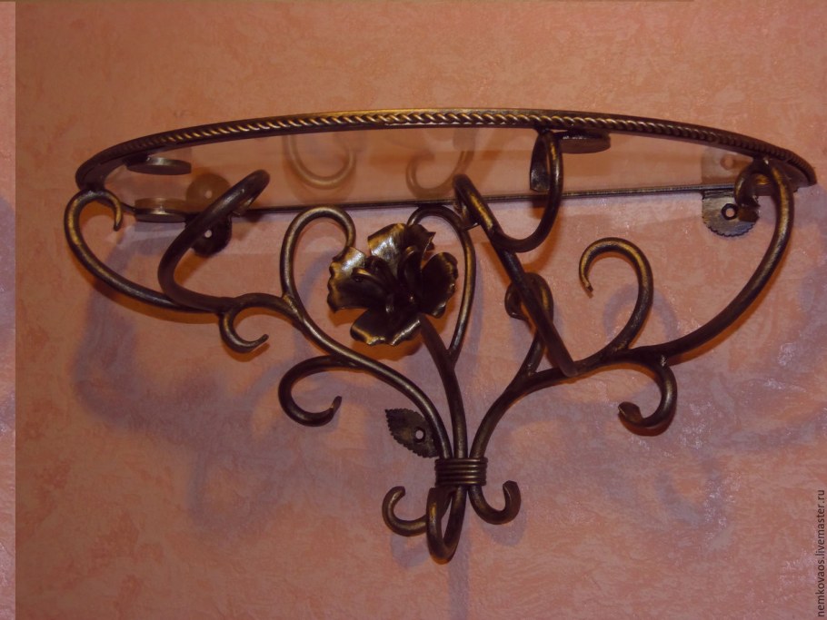 Кованые полки на стену