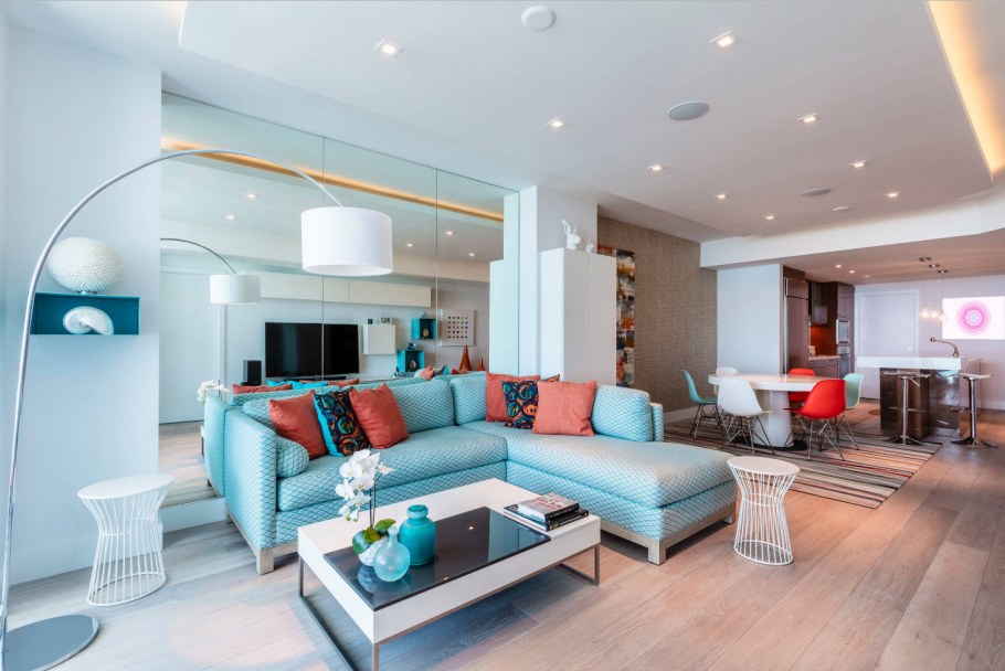 Яркая кухня гостиная