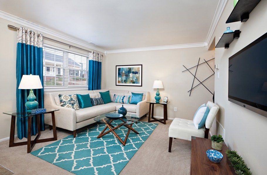 Гостиная в бирюзовых тонах