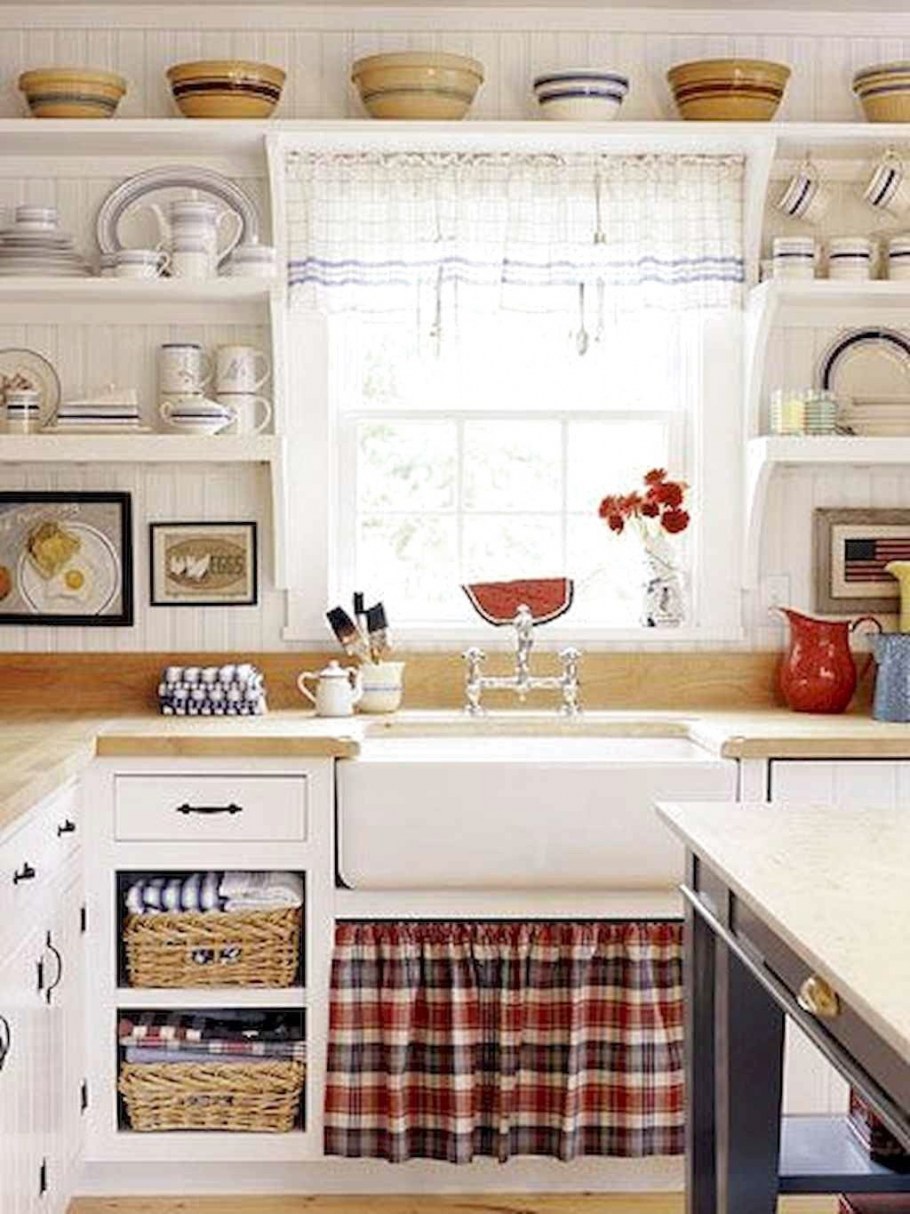 Декоративные тарелки в интерьере