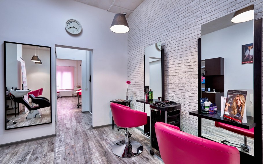 Окна в парикмахерской