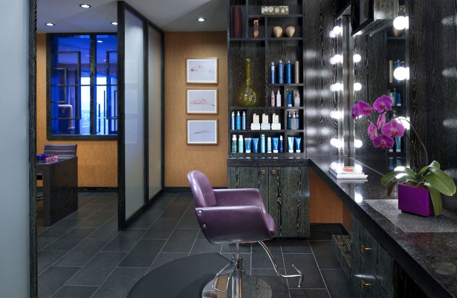 Стильный интерьер салона