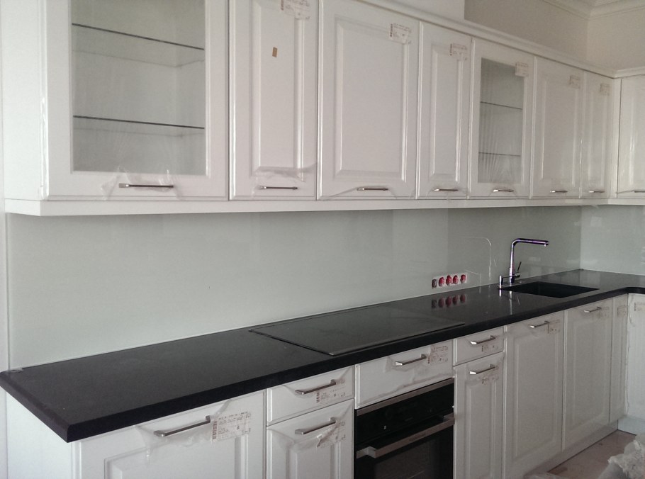 Панель для белой кухни