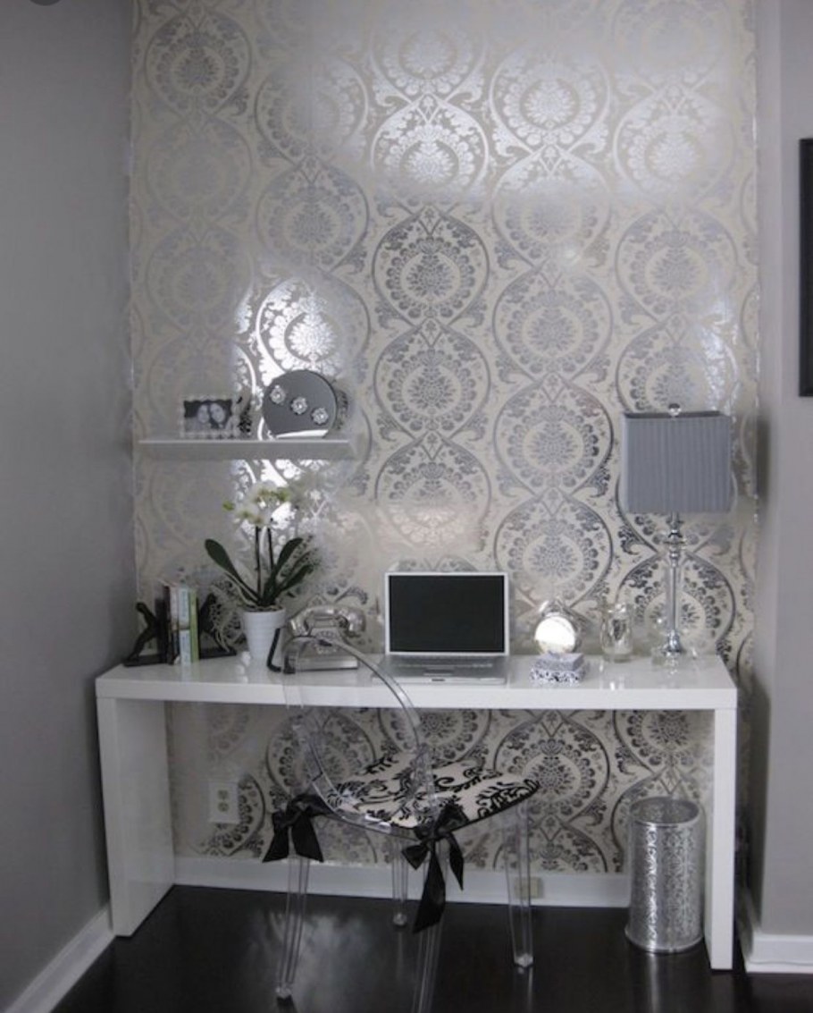 Декор спальни в серых тонах