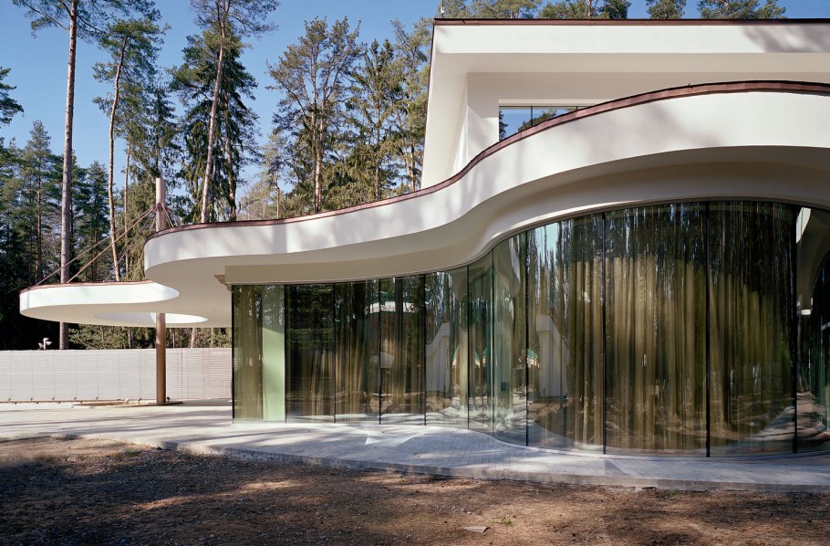 Современная стеклянная архитектура