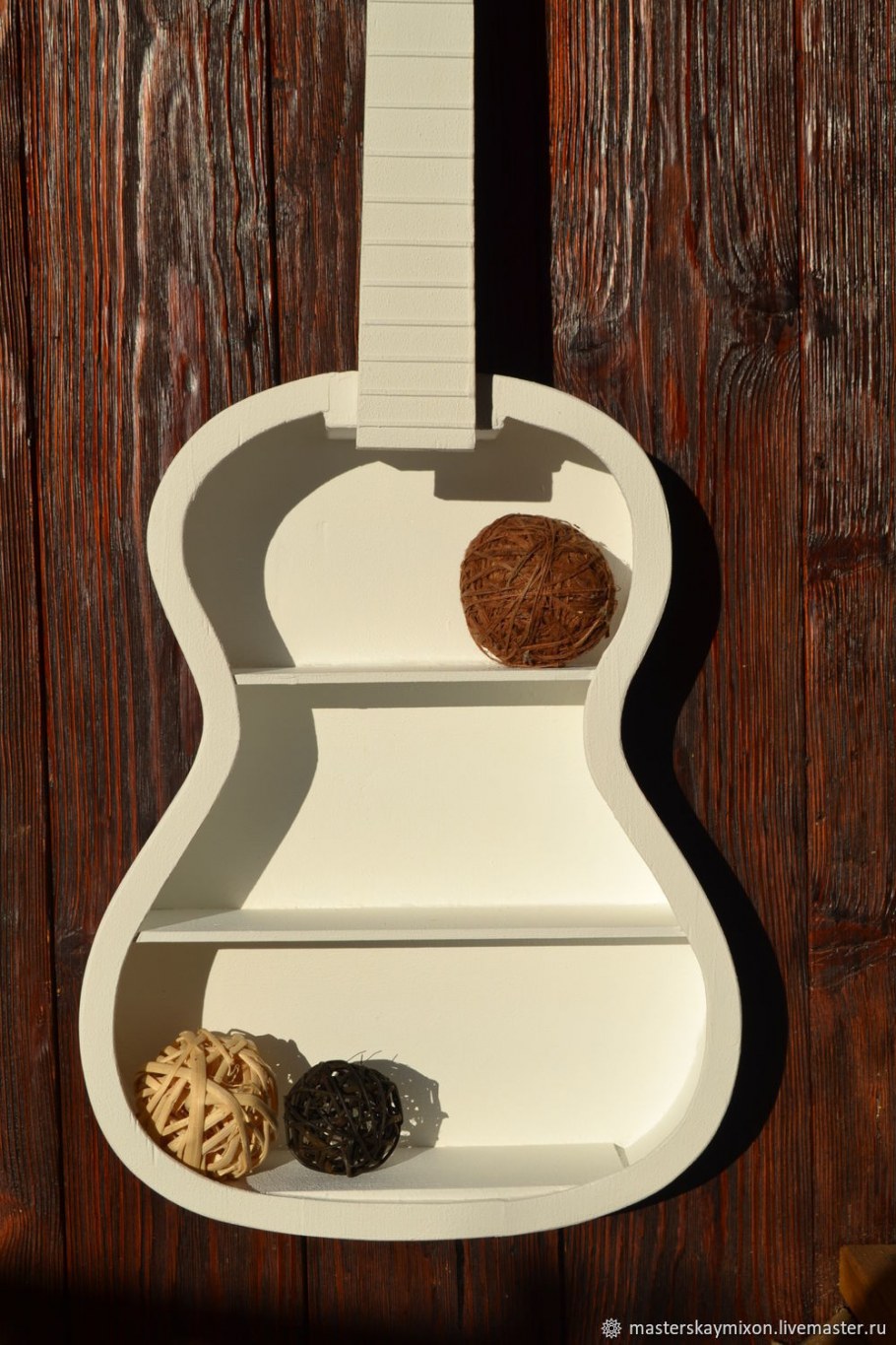 Полочка из гитары